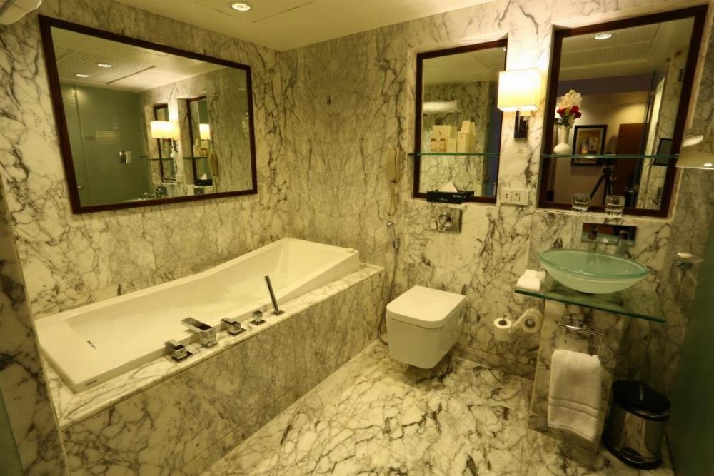 Room image 5