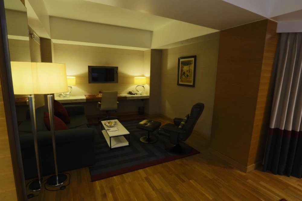 Room image 3