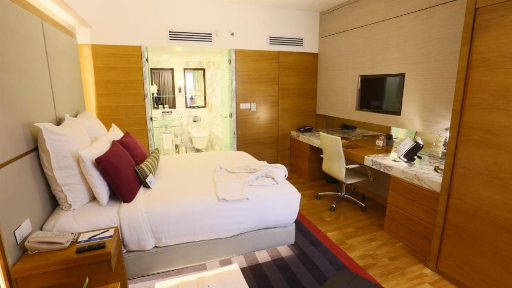 Resident at Avari